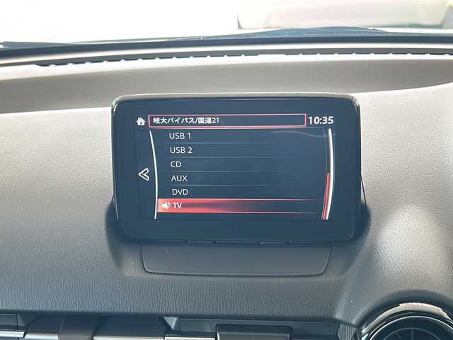 マツダ デミオ XD 岐阜県 2017(平29)年 4.3万km スノーフレイクホワイトパールマイカ 純正ナビ/FM/AM/USB1/USB2/CD/AUX/DVD/フルセグTV/プッシュスタート/シートヒーター/オートライト/オートエアコン/クルーズコントロール/ETC/電動格納ミラー/バックカメラ/ドアバイザー/純正マット/I-stopOff/レーンキープアシスト/横滑り防止装置/４WD