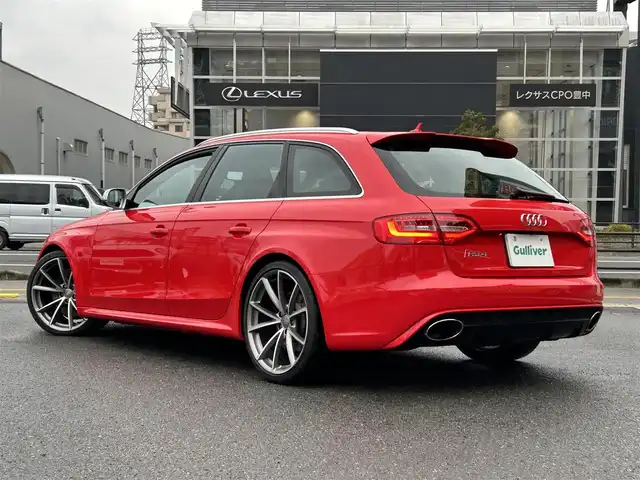 アウディ ＲＳ４ アバント 大阪府 2014(平26)年 3.8万km ミサノレッドパールエフェクト 純正ナビ/(FM・AM/フルセグTV/CD/DVD/SD)/Bang & Olufsenスピーカー/バックカメラ/サンルーフ/パワーシート(運転席・助手席)/シートヒーター(運転席・助手席)/本革巻きステアリング/7速ATパドルシフト/革シート/クルーズコントロール/ドライブレコーダー(フロント・リア)/パワーバックドア/純正20インチアルミホイール/オートライト/プッシュスタート/スマートキー/電格ミラー/ウインカーミラー/純正フロアマット/ESC(エレクトロ二ック スタビリゼーション コントロール) /EDS(エレクトロニック ディファレンシャル ロック システム)/コーナーセンサー/ETC