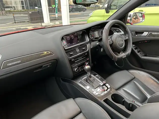 アウディ ＲＳ４ アバント 大阪府 2014(平26)年 3.8万km ミサノレッドパールエフェクト 純正ナビ/(FM・AM/フルセグTV/CD/DVD/SD)/Bang & Olufsenスピーカー/バックカメラ/サンルーフ/パワーシート(運転席・助手席)/シートヒーター(運転席・助手席)/本革巻きステアリング/7速ATパドルシフト/革シート/クルーズコントロール/ドライブレコーダー(フロント・リア)/パワーバックドア/純正20インチアルミホイール/オートライト/プッシュスタート/スマートキー/電格ミラー/ウインカーミラー/純正フロアマット/ESC(エレクトロ二ック スタビリゼーション コントロール) /EDS(エレクトロニック ディファレンシャル ロック システム)/コーナーセンサー/ETC