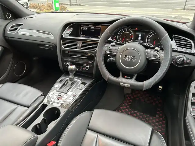 アウディ ＲＳ４ アバント 大阪府 2014(平26)年 3.8万km ミサノレッドパールエフェクト 純正ナビ/(FM・AM/フルセグTV/CD/DVD/SD)/Bang & Olufsenスピーカー/バックカメラ/サンルーフ/パワーシート(運転席・助手席)/シートヒーター(運転席・助手席)/本革巻きステアリング/7速ATパドルシフト/革シート/クルーズコントロール/ドライブレコーダー(フロント・リア)/パワーバックドア/純正20インチアルミホイール/オートライト/プッシュスタート/スマートキー/電格ミラー/ウインカーミラー/純正フロアマット/ESC(エレクトロ二ック スタビリゼーション コントロール) /EDS(エレクトロニック ディファレンシャル ロック システム)/コーナーセンサー/ETC