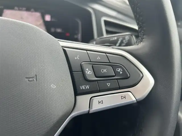 フォルクスワーゲン ＶＷ Ｔ－ロック TDI スタイル 滋賀県 2022(令4)年 1.5万km 緑Ⅱ デジタルメーター/ワイヤレス充電/ブラインドスポットモニター/レーンキープアシスト/ACC/純正ナビ/（BT/CarPlay）/バックカメラ/パワーバックドア/ETC2.0/純正19インチAW/コーナーセンサー/LEDヘッドライト/ハーフレザーシート/スマートキー/プッシュスタート