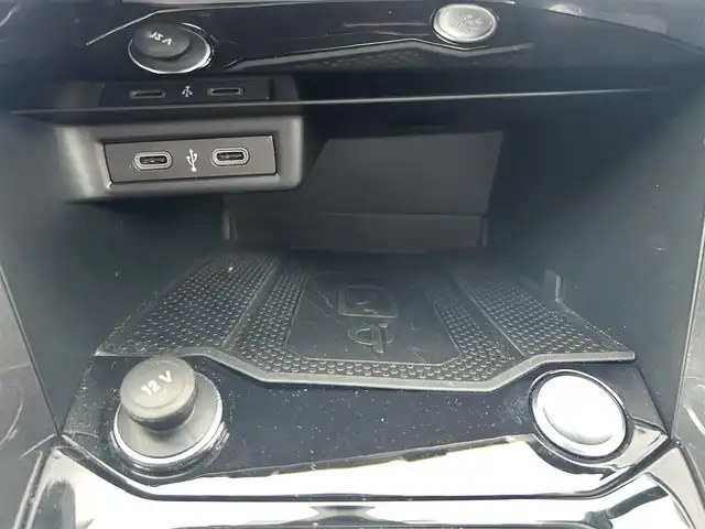 フォルクスワーゲン ＶＷ Ｔ－ロック TDI スタイル 滋賀県 2022(令4)年 1.5万km 緑Ⅱ デジタルメーター/ワイヤレス充電/ブラインドスポットモニター/レーンキープアシスト/ACC/純正ナビ/（BT/CarPlay）/バックカメラ/パワーバックドア/ETC2.0/純正19インチAW/コーナーセンサー/LEDヘッドライト/ハーフレザーシート/スマートキー/プッシュスタート