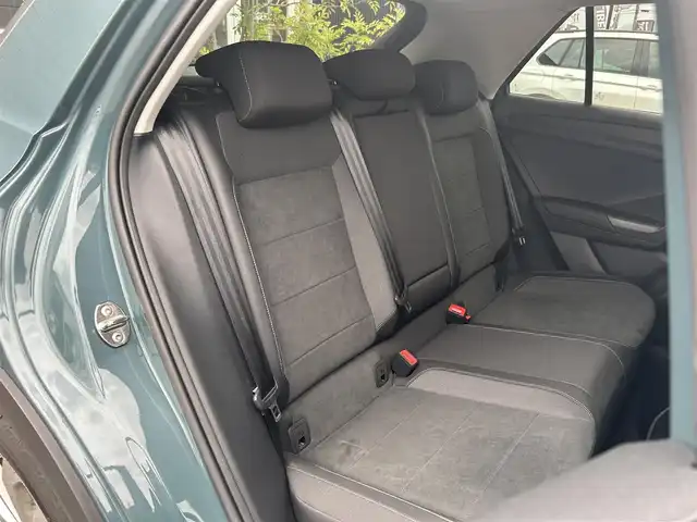 フォルクスワーゲン ＶＷ Ｔ－ロック TDI スタイル 滋賀県 2022(令4)年 1.5万km 緑Ⅱ デジタルメーター/ワイヤレス充電/ブラインドスポットモニター/レーンキープアシスト/ACC/純正ナビ/（BT/CarPlay）/バックカメラ/パワーバックドア/ETC2.0/純正19インチAW/コーナーセンサー/LEDヘッドライト/ハーフレザーシート/スマートキー/プッシュスタート