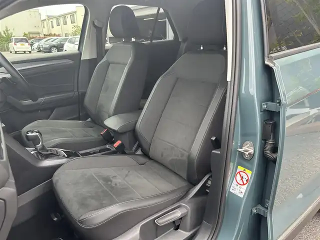 フォルクスワーゲン ＶＷ Ｔ－ロック TDI スタイル 滋賀県 2022(令4)年 1.5万km 緑Ⅱ デジタルメーター/ワイヤレス充電/ブラインドスポットモニター/レーンキープアシスト/ACC/純正ナビ/（BT/CarPlay）/バックカメラ/パワーバックドア/ETC2.0/純正19インチAW/コーナーセンサー/LEDヘッドライト/ハーフレザーシート/スマートキー/プッシュスタート