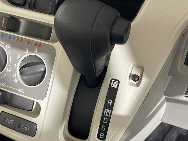 ダイハツ ムーヴ L SAⅢ 福岡県 2020(令2)年 2.7万km ホワイト ・純正ナビ/・ラジオ/・Bluetooth/・AUX/・Bカメラ/・社外ETC/・衝突軽減ブレーキシステム/・オートライト/・オートハイビーム/・アイドリングストップ/・リモコンキー/・純正マット/・ドアバイザー/・ハロゲンヘッドライト