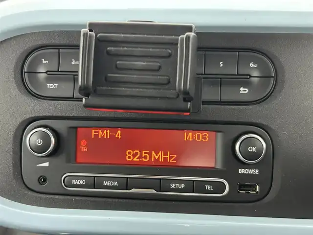 ルノー トゥインゴ インテンス 道央・札幌 2019(令1)年 3.9万km ブルードラジェ ・２WD/・純正オーディオ/・BT/AUX/・横滑り防止装置/・レーンキープアシスト/・後方コーナーセンサー/・アイドリングストップ/・純正フロアマット/・純正15インチAW＋夏タイヤ/・積込社外15インチAW＋冬タイヤ（1185/60/15 残溝7mm程度）/・ハロゲンヘッドライト/・フロントフォグランプ/・ヘッドランプレベライザー/・リモコンキー/・スペアキー