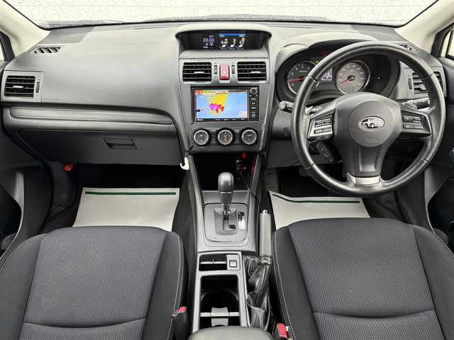 スバル インプレッサ スポーツ 2．0i アイサイト 岩手県 2013(平25)年 13.7万km サテンホワイトパール 禁煙車/4WD/追従型クルーズコントロール/純正ナビ/→ワンセグTV/Bluetooth/CD/DVD/FM/AM/バックカメラ/ステアリングスイッチ/衝突軽減ブレーキ/レーンキープアシスト/横滑り防止装置/オートライト/フォグライト/〇プッシュスタート/〇電動格納ミラー/〇ウィンカーミラー/〇ドアバイザー/〇フロアマット/〇パドルシフト/〇スマートキー/デジタルインナーミラー/ETC2.0/冬タイヤ純正アルミホイール車載