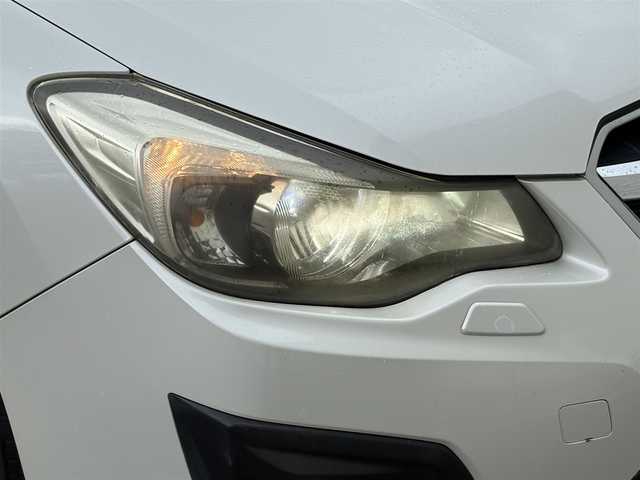スバル インプレッサ スポーツ 2．0i アイサイト 岩手県 2013(平25)年 13.7万km サテンホワイトパール 禁煙車/4WD/追従型クルーズコントロール/純正ナビ/→ワンセグTV/Bluetooth/CD/DVD/FM/AM/バックカメラ/ステアリングスイッチ/衝突軽減ブレーキ/レーンキープアシスト/横滑り防止装置/オートライト/フォグライト/〇プッシュスタート/〇電動格納ミラー/〇ウィンカーミラー/〇ドアバイザー/〇フロアマット/〇パドルシフト/〇スマートキー/デジタルインナーミラー/ETC2.0/冬タイヤ純正アルミホイール車載