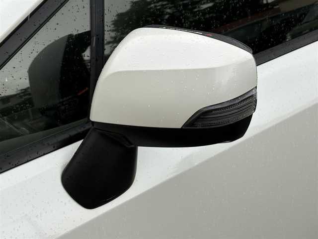 スバル インプレッサ スポーツ 2．0i アイサイト 岩手県 2013(平25)年 13.7万km サテンホワイトパール 禁煙車/4WD/追従型クルーズコントロール/純正ナビ/→ワンセグTV/Bluetooth/CD/DVD/FM/AM/バックカメラ/ステアリングスイッチ/衝突軽減ブレーキ/レーンキープアシスト/横滑り防止装置/オートライト/フォグライト/〇プッシュスタート/〇電動格納ミラー/〇ウィンカーミラー/〇ドアバイザー/〇フロアマット/〇パドルシフト/〇スマートキー/デジタルインナーミラー/ETC2.0/冬タイヤ純正アルミホイール車載