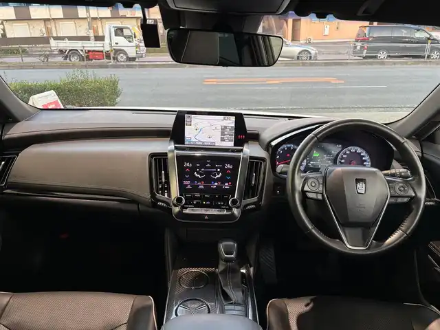 トヨタ クラウン RS アドバンス 愛知県 2018(平30)年 5万km ホワイトパールクリスタルシャイン ワンオーナー/バックカメラ/追従クルーズコントロール/純正ナビ/Bluetooth/DVD/SD/フルセグTV/ETC/パドルシフト/MTモード付きAT/パワーシート/シートヒーター/エアシート/前後ドライブレコーダー/前後コーナーセンサー/レーンキープアシスト/オートマチックハイビーム/スペアキー/禁煙　ワンオーナー　Ｗモニター　ナビ　フルセグＴＶ　ＤＶＤ再生　Ｂｌｕｅｔｏｏｔｈ　ＵＳＢ接続　バックカメラ　ビルトインＥＴＣ　ドラレコ　シートエアコン　黒革パワーシート　追従　ＬＫＡ　ＢＳＭ　ＨＵＤ