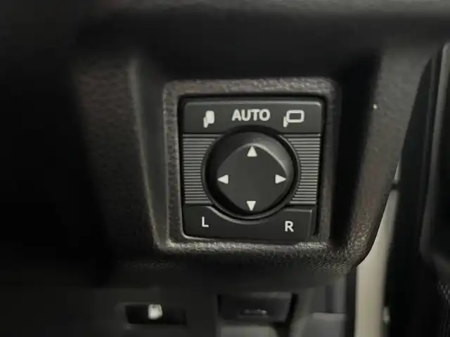 トヨタ クラウン RS アドバンス 愛知県 2018(平30)年 5万km ホワイトパールクリスタルシャイン ワンオーナー/バックカメラ/追従クルーズコントロール/純正ナビ/Bluetooth/DVD/SD/フルセグTV/ETC/パドルシフト/MTモード付きAT/パワーシート/シートヒーター/エアシート/前後ドライブレコーダー/前後コーナーセンサー/レーンキープアシスト/オートマチックハイビーム/スペアキー/禁煙　ワンオーナー　Ｗモニター　ナビ　フルセグＴＶ　ＤＶＤ再生　Ｂｌｕｅｔｏｏｔｈ　ＵＳＢ接続　バックカメラ　ビルトインＥＴＣ　ドラレコ　シートエアコン　黒革パワーシート　追従　ＬＫＡ　ＢＳＭ　ＨＵＤ