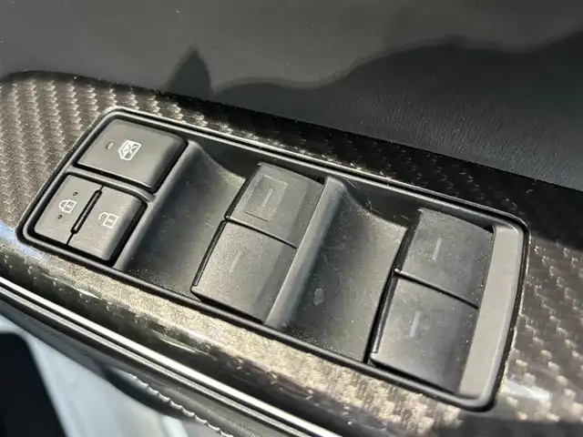 トヨタ クラウン RS アドバンス 愛知県 2018(平30)年 5万km ホワイトパールクリスタルシャイン ワンオーナー/バックカメラ/追従クルーズコントロール/純正ナビ/Bluetooth/DVD/SD/フルセグTV/ETC/パドルシフト/MTモード付きAT/パワーシート/シートヒーター/エアシート/前後ドライブレコーダー/前後コーナーセンサー/レーンキープアシスト/オートマチックハイビーム/スペアキー/禁煙　ワンオーナー　Ｗモニター　ナビ　フルセグＴＶ　ＤＶＤ再生　Ｂｌｕｅｔｏｏｔｈ　ＵＳＢ接続　バックカメラ　ビルトインＥＴＣ　ドラレコ　シートエアコン　黒革パワーシート　追従　ＬＫＡ　ＢＳＭ　ＨＵＤ