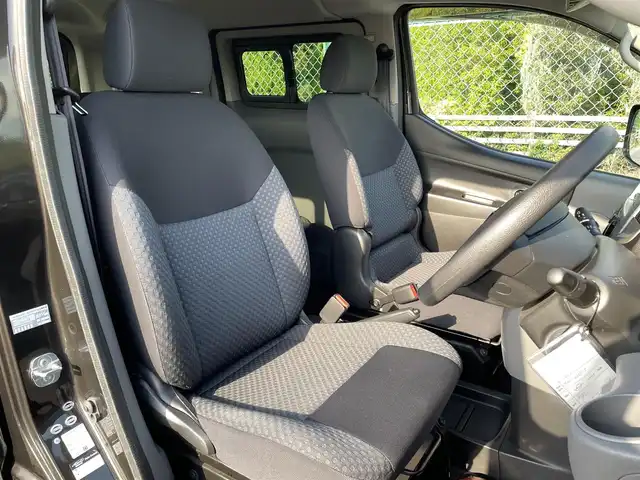 日産 ＮＶ２００バネット 16X－2R 千葉県 2017(平29)年 2万km タイガーアイブラウン ・ワンオーナー/・純正ナビ【MJ116D-A】/（Bluetooth/フルセグTV/DVD/CD)/・バックカメラ/・フロントドライブレコーダー/・ETC/・電動格納ミラー/・フロントフォグランプ/・純正フロアマット/・リアプライバシーガラス/・スペアキー×1/・横滑り防止装置/・社外14インチアルミホイール/・取扱説明書/・保証書/・記録簿