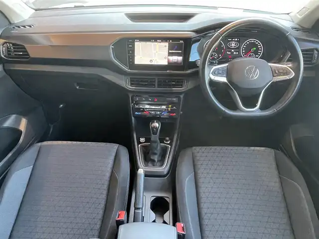 フォルクスワーゲン ＶＷ Ｔ－クロス TSI アクティブ 高知県 2022(令4)年 1.3万km 白 ACC（アダプテブクルーズコントロール）/　・Front　Assist/ 　・Lane Assist/ ・ブラインドスポットディテクション/純正ナビ/【AppleCarPlay/androidauto/USB/Bluetooth】/バックカメラ/コーナーセンサー/パークアシスト/疲労検知システム/純正アルミホイール16インチ/LEDヘッドライト/LEDフォグライト/ETC2.0/社外ドラレコ