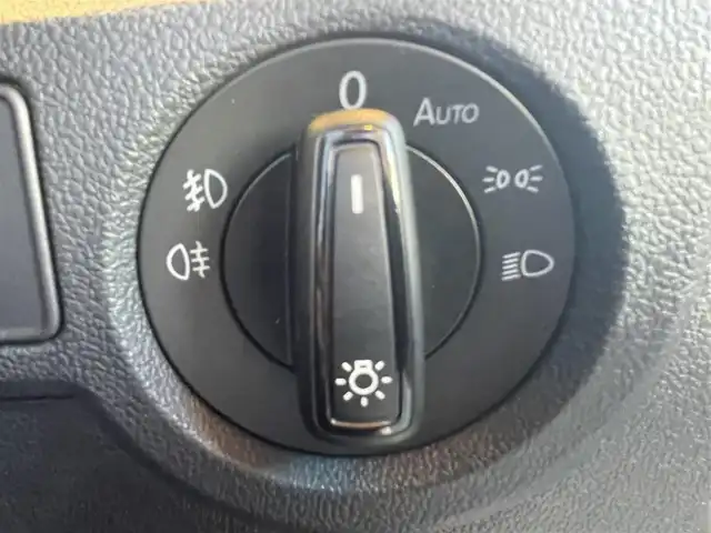 フォルクスワーゲン ＶＷ Ｔ－クロス TSI アクティブ 高知県 2022(令4)年 1.3万km 白 ACC（アダプテブクルーズコントロール）/　・Front　Assist/ 　・Lane Assist/ ・ブラインドスポットディテクション/純正ナビ/【AppleCarPlay/androidauto/USB/Bluetooth】/バックカメラ/コーナーセンサー/パークアシスト/疲労検知システム/純正アルミホイール16インチ/LEDヘッドライト/LEDフォグライト/ETC2.0/社外ドラレコ