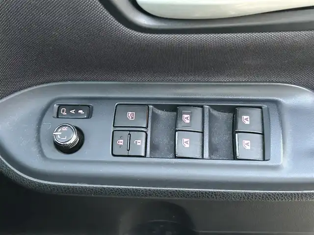 トヨタ ヴォクシー ZS 岡山県 2014(平26)年 13.1万km ホワイトパールクリスタルシャイン 登録時走行距離130407km/フリップダウン後席モニター/純正SDナビ/(AM/FM/BT/TV/DISC)/両側パワースライドドア/ビルトインETC/バックカメラ/MTモード付AT/プッシュスタート/スマートキー/スペアキー/ウォークスルー/純正16インチアルミホイール/パワーウィンドウ/パワーステアリング/記録簿/保証書/取扱説明書