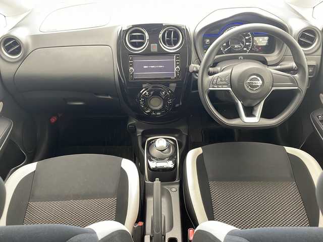 日産 ノート e－パワー X Vセレクション 沖縄県 2020(令2)年 2.6万km シャイニングブルー 純正ナビ　【MM319D-W】/　(フルセグＴＶ　Ｂｌｕｅｔｏｏｔｈ CD/DVD)/アラウンドビューモニター　　/ＬＥＤヘッドライト　/ドライブレコーダー　/デジタルインナーミラー　/クリアランスソナー　/プッシュスタート　/スマートキー　/オートライト