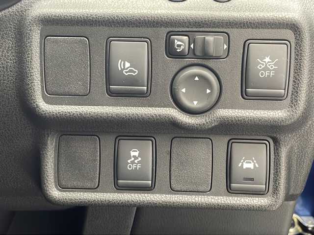 日産 ノート e－パワー X Vセレクション 沖縄県 2020(令2)年 2.6万km シャイニングブルー 純正ナビ　【MM319D-W】/　(フルセグＴＶ　Ｂｌｕｅｔｏｏｔｈ CD/DVD)/アラウンドビューモニター　　/ＬＥＤヘッドライト　/ドライブレコーダー　/デジタルインナーミラー　/クリアランスソナー　/プッシュスタート　/スマートキー　/オートライト