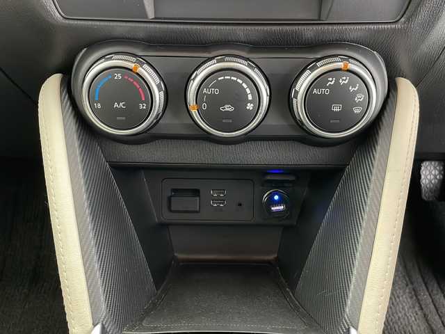 マツダ デミオ XD ツーリング Lパッケージ 長野県 2015(平27)年 5.8万km ブルーリフレックスマイカ 純正ナビ/冬タイヤ積み込み/ビルトインETC/プッシュスタート/LEDヘッドライト/アイドリングストップ/スマートキー/クルーズコントロール/バックカメラ/ハーフレザー/純正フロアマット