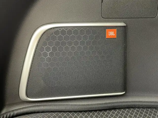 トヨタ ハリアー ハイブリッド Z レザーパッケージ 愛知県 2024(令6)年 2.5万km プラチナホワイトパールマイカ 純正１２．３型ナビ　調光ルーフ　ＪＢＬ　禁煙　全方位カメラ　デジタルインナーミラー　黒革　シートヒーター　電動リアゲート　前後ドラレコ　衝突軽減　追従クルコン　ＢＳＭ　ＨＵＤ　コーナーセンサ　フルセグTV　ETC2.0　LEDオートライト　フォグランプ　セーフティセンス　ナノイーX