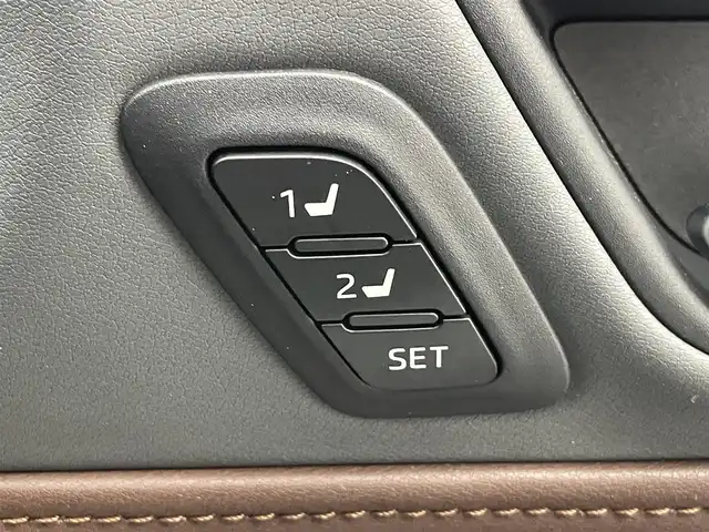 トヨタ ハリアー ハイブリッド Z レザーパッケージ 愛知県 2024(令6)年 2.5万km プラチナホワイトパールマイカ 純正１２．３型ナビ　調光ルーフ　ＪＢＬ　禁煙　全方位カメラ　デジタルインナーミラー　黒革　シートヒーター　電動リアゲート　前後ドラレコ　衝突軽減　追従クルコン　ＢＳＭ　ＨＵＤ　コーナーセンサ　フルセグTV　ETC2.0　LEDオートライト　フォグランプ　セーフティセンス　ナノイーX