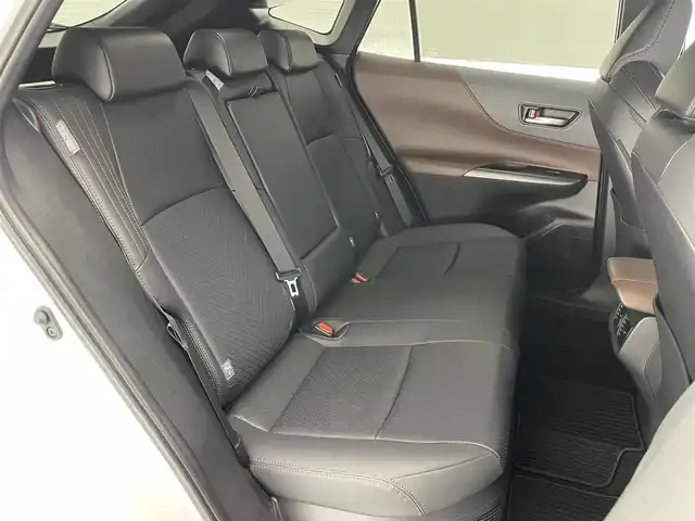 トヨタ ハリアー ハイブリッド Z レザーパッケージ 愛知県 2024(令6)年 2.5万km プラチナホワイトパールマイカ 純正１２．３型ナビ　調光ルーフ　ＪＢＬ　禁煙　全方位カメラ　デジタルインナーミラー　黒革　シートヒーター　電動リアゲート　前後ドラレコ　衝突軽減　追従クルコン　ＢＳＭ　ＨＵＤ　コーナーセンサ　フルセグTV　ETC2.0　LEDオートライト　フォグランプ　セーフティセンス　ナノイーX