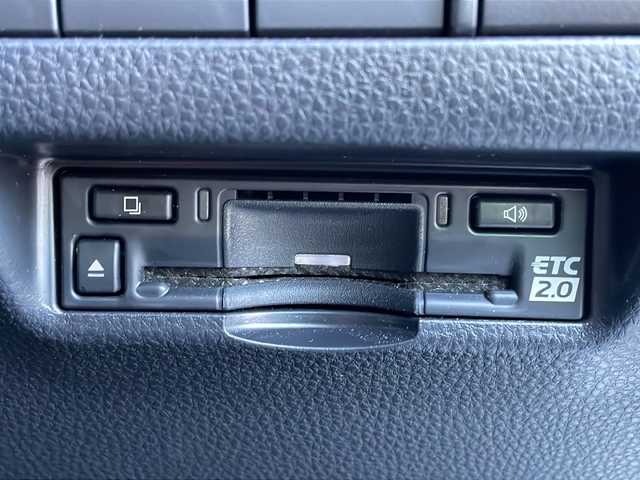 トヨタ ハリアー ハイブリッド Z レザーパッケージ 徳島県 2024(令6)年 2.5万km プラチナホワイトパールマイカ 純正１２．３型JBLナビ/調光ルーフ/全方位カメラ/デジタルインナーミラー/黒革/前席シートヒーター　/電動リアゲート/前後ドラレコ/追従クルコン/ＢＳＭ/ＨＵＤ/前後コーナーセンサ/ETC2.0/LEDオートライト/フォグランプ/セーフティセンス/ナノイーX