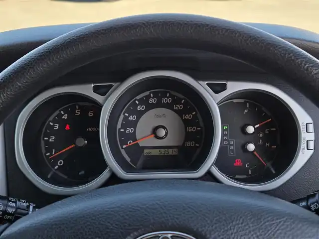 トヨタ ハイラックス サーフ SSR－X 鹿児島県 2005(平17)年 5.4万km シルバーM 社外ＳＤナビ（ＣＮ－ＨＥ０２ＷＤ）　/Ｂｌｕｅｔｏｏｔｈオーディオ　/フルセグテレビ　/バックカメラ　/ＥＴＣ　/イージークローザー　/スタッドレスタイヤ積載　/エンジンイモビライザー　/純正アルミホイール（１６インチ）/ハロゲンヘッドライト/ルーフレール/Wエアバック