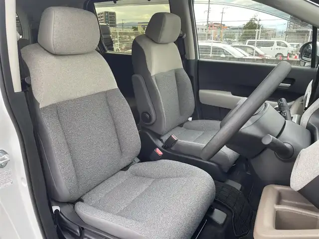 ホンダ フリード ハイブリット e:HEV AIR 福岡県 2025(令7)年 1万km プラチナホワイトパール 純正11.4型メモリーナビ(フルセグTV・CD・DVD・BT)/バックカメラ/ホンダセンシング/コーナーセンサー/レーダークルコン/両側パワスラ/ドラレコ/ETC/USBポート/純正LED・フロアマット/スマートキー/プッシュスタート