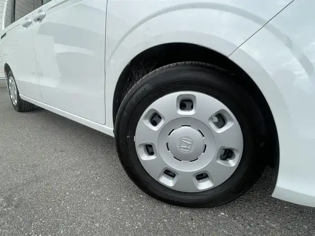 ホンダ フリード ハイブリット e:HEV AIR 福岡県 2025(令7)年 1万km プラチナホワイトパール 純正11.4型メモリーナビ(フルセグTV・CD・DVD・BT)/バックカメラ/ホンダセンシング/コーナーセンサー/レーダークルコン/両側パワスラ/ドラレコ/ETC/USBポート/純正LED・フロアマット/スマートキー/プッシュスタート