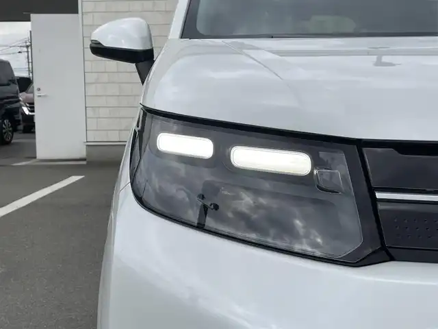 ホンダ フリード ハイブリット e:HEV AIR 福岡県 2025(令7)年 1万km プラチナホワイトパール 純正11.4型メモリーナビ(フルセグTV・CD・DVD・BT)/バックカメラ/ホンダセンシング/コーナーセンサー/レーダークルコン/両側パワスラ/ドラレコ/ETC/USBポート/純正LED・フロアマット/スマートキー/プッシュスタート