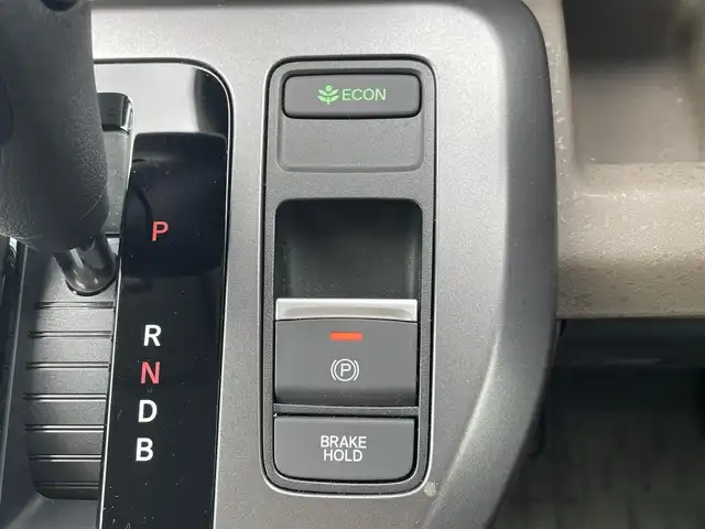 ホンダ フリード ハイブリット e:HEV AIR 福岡県 2025(令7)年 1万km プラチナホワイトパール 純正11.4型メモリーナビ(フルセグTV・CD・DVD・BT)/バックカメラ/ホンダセンシング/コーナーセンサー/レーダークルコン/両側パワスラ/ドラレコ/ETC/USBポート/純正LED・フロアマット/スマートキー/プッシュスタート