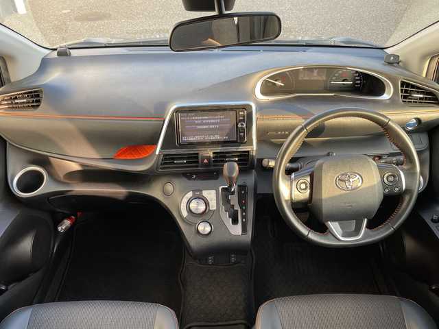 トヨタ シエンタ ハイブリッド G クエロ 千葉県 2017(平29)年 1.5万km ブラックマイカ TRDフルエアロ/純正メモリナビ/(フルセグTV/BT/CD/DVD/FM/AM)/衝突被害軽減システム/車線逸脱警報/バックカメラ/クルーズコントロール/ハーフレザーシート/両側パワースライドドア/横滑り防止装置/ビルトインETC2.0/アイドリングストップ/LEDヘッドライト/オートライト/ウィンカーミラー/電動格納ミラー/シートヒーター/シートリフター/プッシュスタート/スマートキー/フロアマット/スペアキー/保証書