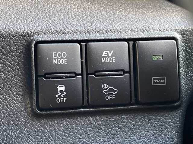 トヨタ シエンタ ハイブリッド G クエロ 千葉県 2017(平29)年 1.5万km ブラックマイカ TRDフルエアロ/純正メモリナビ/(フルセグTV/BT/CD/DVD/FM/AM)/衝突被害軽減システム/車線逸脱警報/バックカメラ/クルーズコントロール/ハーフレザーシート/両側パワースライドドア/横滑り防止装置/ビルトインETC2.0/アイドリングストップ/LEDヘッドライト/オートライト/ウィンカーミラー/電動格納ミラー/シートヒーター/シートリフター/プッシュスタート/スマートキー/フロアマット/スペアキー/保証書