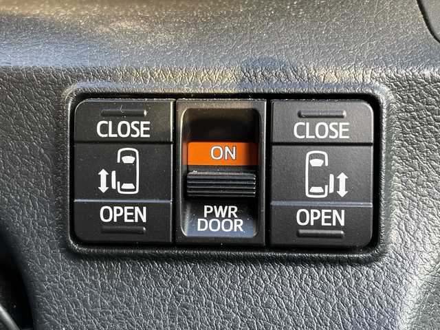 トヨタ シエンタ ハイブリッド G クエロ 千葉県 2017(平29)年 1.5万km ブラックマイカ TRDフルエアロ/純正メモリナビ/(フルセグTV/BT/CD/DVD/FM/AM)/衝突被害軽減システム/車線逸脱警報/バックカメラ/クルーズコントロール/ハーフレザーシート/両側パワースライドドア/横滑り防止装置/ビルトインETC2.0/アイドリングストップ/LEDヘッドライト/オートライト/ウィンカーミラー/電動格納ミラー/シートヒーター/シートリフター/プッシュスタート/スマートキー/フロアマット/スペアキー/保証書