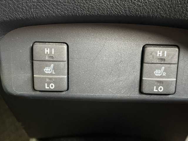 トヨタ シエンタ ハイブリッド G クエロ 千葉県 2017(平29)年 1.5万km ブラックマイカ TRDフルエアロ/純正メモリナビ/(フルセグTV/BT/CD/DVD/FM/AM)/衝突被害軽減システム/車線逸脱警報/バックカメラ/クルーズコントロール/ハーフレザーシート/両側パワースライドドア/横滑り防止装置/ビルトインETC2.0/アイドリングストップ/LEDヘッドライト/オートライト/ウィンカーミラー/電動格納ミラー/シートヒーター/シートリフター/プッシュスタート/スマートキー/フロアマット/スペアキー/保証書