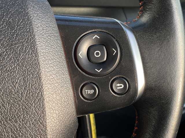 トヨタ シエンタ ハイブリッド G クエロ 千葉県 2017(平29)年 1.5万km ブラックマイカ TRDフルエアロ/純正メモリナビ/(フルセグTV/BT/CD/DVD/FM/AM)/衝突被害軽減システム/車線逸脱警報/バックカメラ/クルーズコントロール/ハーフレザーシート/両側パワースライドドア/横滑り防止装置/ビルトインETC2.0/アイドリングストップ/LEDヘッドライト/オートライト/ウィンカーミラー/電動格納ミラー/シートヒーター/シートリフター/プッシュスタート/スマートキー/フロアマット/スペアキー/保証書