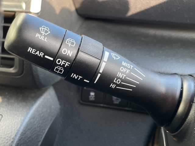 トヨタ シエンタ ハイブリッド G クエロ 千葉県 2017(平29)年 1.5万km ブラックマイカ TRDフルエアロ/純正メモリナビ/(フルセグTV/BT/CD/DVD/FM/AM)/衝突被害軽減システム/車線逸脱警報/バックカメラ/クルーズコントロール/ハーフレザーシート/両側パワースライドドア/横滑り防止装置/ビルトインETC2.0/アイドリングストップ/LEDヘッドライト/オートライト/ウィンカーミラー/電動格納ミラー/シートヒーター/シートリフター/プッシュスタート/スマートキー/フロアマット/スペアキー/保証書