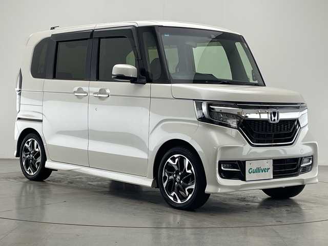ホンダ Ｎ ＢＯＸ カスタム G L ターボ ホンダセンシング 宮崎県 2018(平30)年 3.8万km プレミアムホワイトパールⅡ 禁煙車/ホンダセンシング/社外ナビTV/（ストラーダ/CN-E300D/CD/SD/Bluetooth/ワンセグTV)/社外バックカメラ/純正ビルトインETC/純正LEDオートライト/純正LEDフォグ/純正15インチアルミ/純正エアロ/純正ルーフエンドスポイラー/純正フロアマット/両側電動スライドドア/アダプティブクルーズコントロール/レーンディパーチャーアラート/クリアランスソナー/ハーフレザーシート/オートエアコン/パドルシフト/本革巻ハンドル/スマートキー/プッシュエンジンスタート/スペアキー/新車時保証書/取扱い説明書