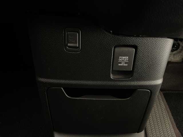 ホンダ Ｎ ＢＯＸ カスタム G L ターボ ホンダセンシング 宮崎県 2018(平30)年 3.8万km プレミアムホワイトパールⅡ 禁煙車/ホンダセンシング/社外ナビTV/（ストラーダ/CN-E300D/CD/SD/Bluetooth/ワンセグTV)/社外バックカメラ/純正ビルトインETC/純正LEDオートライト/純正LEDフォグ/純正15インチアルミ/純正エアロ/純正ルーフエンドスポイラー/純正フロアマット/両側電動スライドドア/アダプティブクルーズコントロール/レーンディパーチャーアラート/クリアランスソナー/ハーフレザーシート/オートエアコン/パドルシフト/本革巻ハンドル/スマートキー/プッシュエンジンスタート/スペアキー/新車時保証書/取扱い説明書