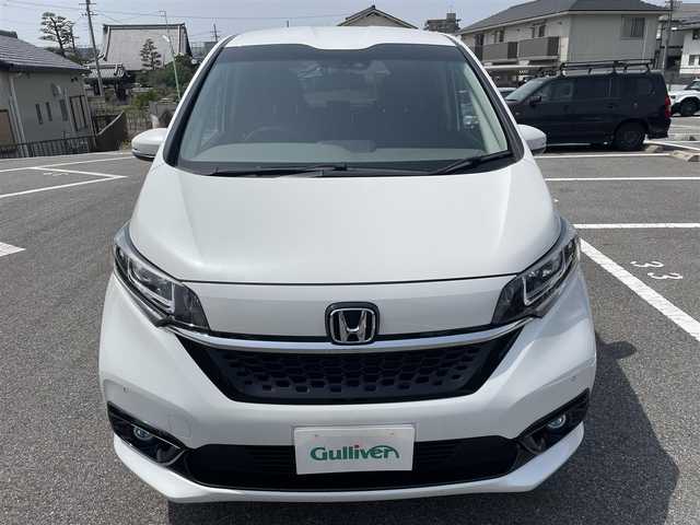 ホンダ フリード＋ ハイブリット G ホンダセンシング 熊本県 2020(令2)年 11.3万km プラチナホワイトパール 純正Gathersインターナビゲーション/【フルセグTV/Bluetooth/CD/DVD/USB】/バックカメラ/ホンダセンシング【安全運転支援システム】/・CMBS【衝突軽減ブレーキ】/・歩行者事故低減ステアリング/・アダプティブクルーズコントロール/・路外逸脱抑制機能/・誤発進抑制機能/・先行車発進お知らせ機能/・標識認識機能/両側パワースライドドア/LEDヘッドランプ/オートライト/アクティブコーナーリングランプ/コンフォートビューパッケージ/SRSエアバック【運転席/助手席】/シートヒーター/ロールサンシェード【スライドドア】/スマートキーシステム/ETC/社外デジタルインナーミラー/保証書/取扱説明書/スペアキー１本