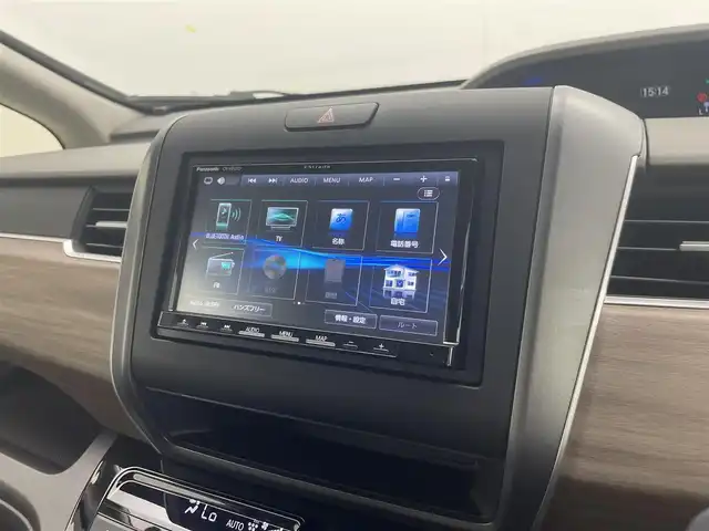 ホンダ フリード ハイブリット G 茨城県 2022(令4)年 0.9万km プラチナホワイトパール 社外ナビ/バックカメラ/フルセグ/衝突被害軽減ブレーキ/車線逸脱抑制装置/レーダークルーズコントロール/ソナー/両側電動スライドドア/ETC/ドラレコ/シートヒーター/LEDヘッドライト/スマートキー