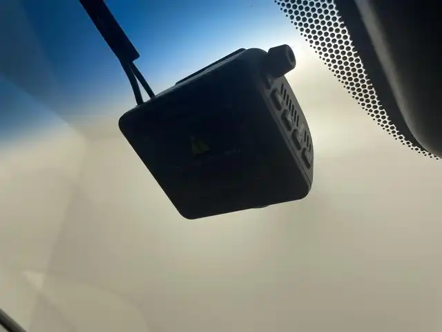 ホンダ フリード ハイブリット G 茨城県 2022(令4)年 0.9万km プラチナホワイトパール 社外ナビ/バックカメラ/フルセグ/衝突被害軽減ブレーキ/車線逸脱抑制装置/レーダークルーズコントロール/ソナー/両側電動スライドドア/ETC/ドラレコ/シートヒーター/LEDヘッドライト/スマートキー