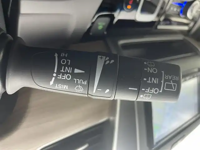 ホンダ フリード ハイブリット G 茨城県 2022(令4)年 0.9万km プラチナホワイトパール 社外ナビ/バックカメラ/フルセグ/衝突被害軽減ブレーキ/車線逸脱抑制装置/レーダークルーズコントロール/ソナー/両側電動スライドドア/ETC/ドラレコ/シートヒーター/LEDヘッドライト/スマートキー