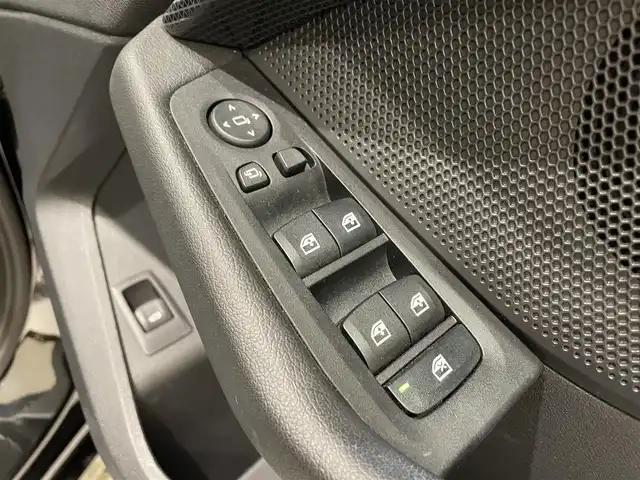 ＢＭＷ ＢＭＷ １１８ｄ プレイ 熊本県 2023(令5)年 1.6万km サファイアブラックP ・スマートキー/・プッシュスタート/・インテリジェントセーフティ/・PDC自動起動/・アクティブPDC緊急ブレーキ/・パーキングアシスト/・前席パワーシート/・純正HDDナビ/　【Bluetooth・USB・AppleCarPlay】/・バックかカメラ/・ETC/・ワイヤレス充電/・LEDヘッドランプ/・LEDフォグランプ/・純正マット