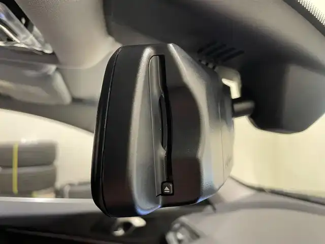 ＢＭＷ ＢＭＷ １１８ｄ プレイ 熊本県 2023(令5)年 1.6万km サファイアブラックP ・スマートキー/・プッシュスタート/・インテリジェントセーフティ/・PDC自動起動/・アクティブPDC緊急ブレーキ/・パーキングアシスト/・前席パワーシート/・純正HDDナビ/　【Bluetooth・USB・AppleCarPlay】/・バックかカメラ/・ETC/・ワイヤレス充電/・LEDヘッドランプ/・LEDフォグランプ/・純正マット