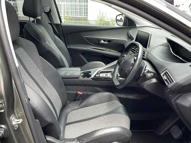 プジョー ５００８ アリュール 宮崎県 2017(平29)年 3.6万km ガンＭ 純正オーディオ/BT/USB/AMFM/ETC/バックカメラ/サンルーフ/パワーバックドア/ハーフレザーシート/パドルシフト/クルーズコントロール