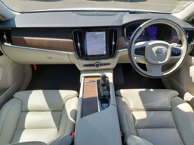 ボルボ Ｖ９０ クロスカントリー B6 AWD プロ 東京都 2021(令3)年 2万km クリスタルホワイトP 純正ナビ/全方位カメラ/haman/kardon/ヘッドアップディスプレイ/ドライブレコーダー/ETC/レザーシート/パワーシート/シートヒーター/ベンチレーションシート/ステアリングヒーター/クルーズコントロール/パワーバックドア/ルーフレール/スマートキー