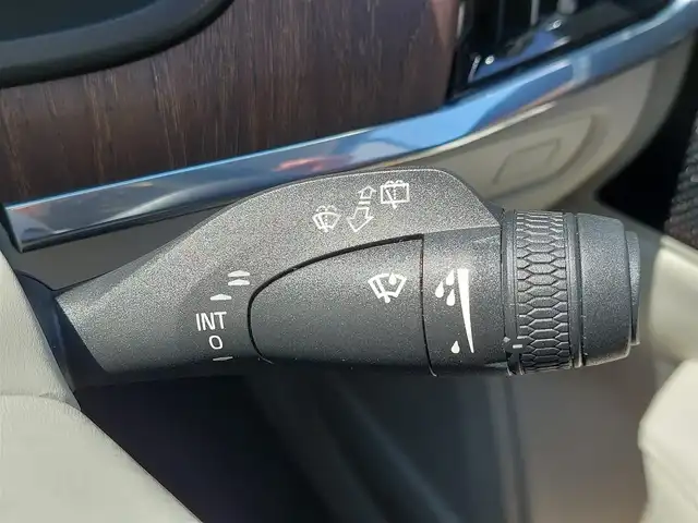ボルボ Ｖ９０ クロスカントリー B6 AWD プロ 東京都 2021(令3)年 2万km クリスタルホワイトP 純正ナビ/全方位カメラ/haman/kardon/ヘッドアップディスプレイ/ドライブレコーダー/ETC/レザーシート/パワーシート/シートヒーター/ベンチレーションシート/ステアリングヒーター/クルーズコントロール/パワーバックドア/ルーフレール/スマートキー