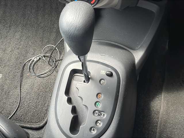 トヨタ ヴィッツ F 長野県 2011(平23)年 12.8万km シルバー ４WD/社外１４インチアルミ/社外アルミ冬タイヤ積込